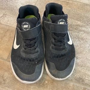 Boys 1Y Nike Shoes